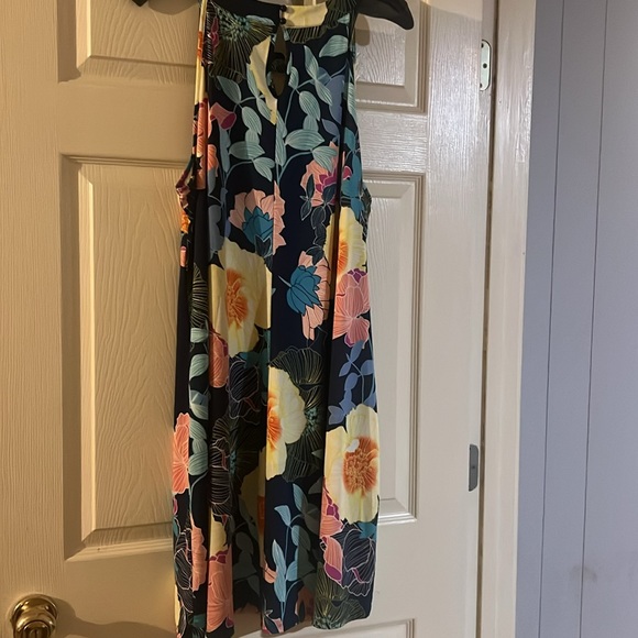 Summer Dress; Floral Pattern; Very Beautiful - Picture 7 of 7